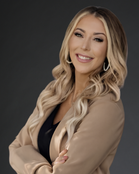Cindy Mueller-Lewellyn